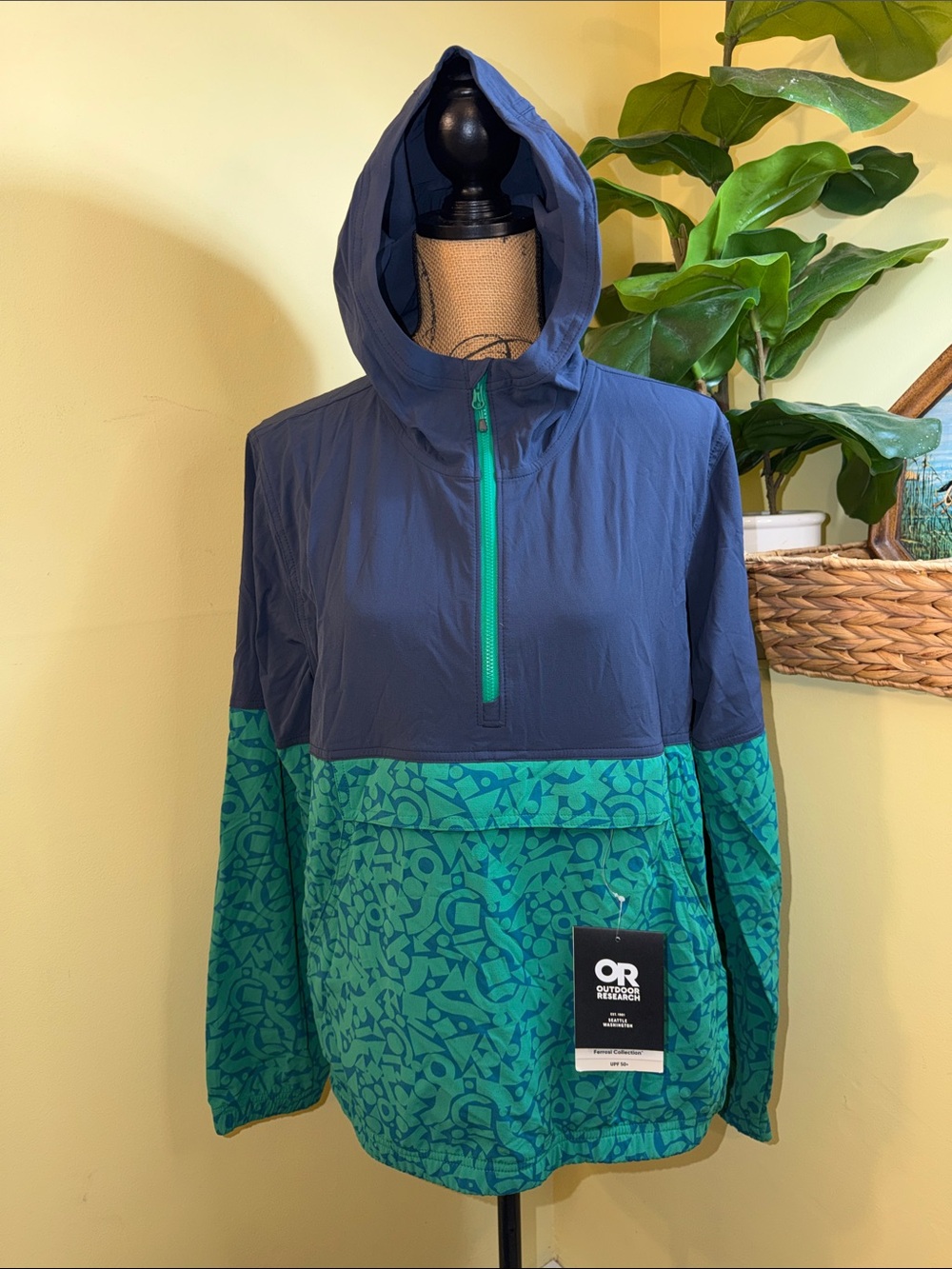 Outdoor Research Navy & Teal Hooded Ferosi Anorak NWT NEW Large